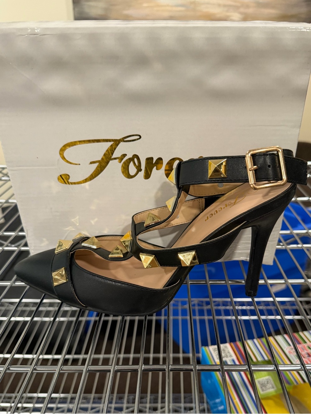 Forever Shoes Women’s Lilli-49 studded Ankle Strap Pump Shoes Black Gold Size 10